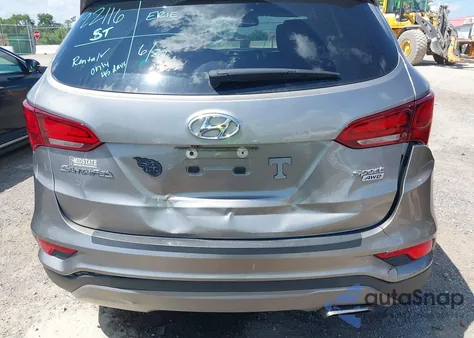 2017 Hyundai Santa Fe Sport 2.4L z USA, uszkodzony, nr VIN 5NMZUDLB1HH001685